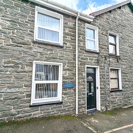 Cheerful 2 Bed Home With Mountain Views Blaenau Ffestiniog Exterior foto