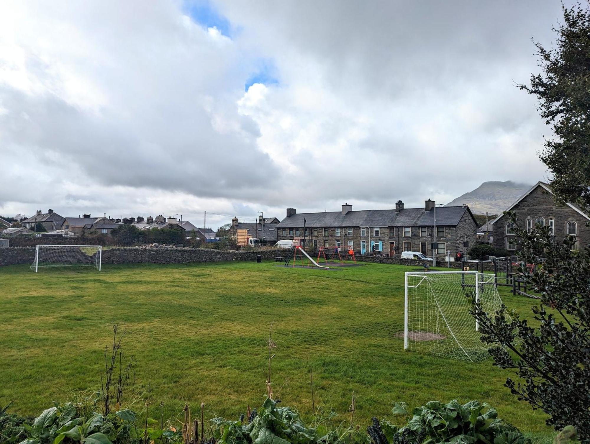 Cheerful 2 Bed Home With Mountain Views Blaenau Ffestiniog Exterior foto